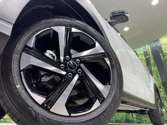 �y����17�C���`�A���~�z�C�[���z�O�ςɃ}�b�`���������A���~�z�C�[���𑕒����Ă���܂��B�e��ЊO�A���~�z�C�[����A�X�^�b�h���X�^�C�����戵�����Ă���܂��B���񂲑��k����������