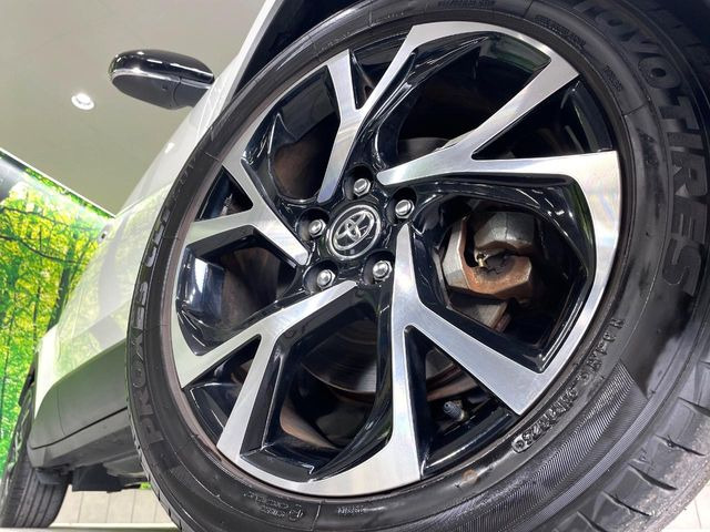 �y����18�C���`�A���~�z�C�[���z�O�ςɃ}�b�`���������A���~�z�C�[���𑕒����Ă���܂��B�e��ЊO�A���~�z�C�[����A�X�^�b�h���X�^�C�����戵�����Ă���܂��B���񂲑��k����������