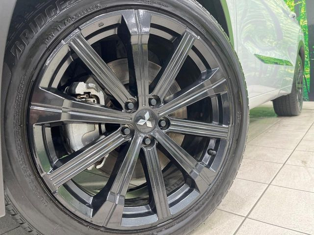 �y����20�C���`�A���~�z�C�[���z�O�ςɃ}�b�`���������A���~�z�C�[���𑕒����Ă���܂��B�e��ЊO�A���~�z�C�[����A�X�^�b�h���X�^�C�����戵�����Ă���܂��B���񂲑��k����������