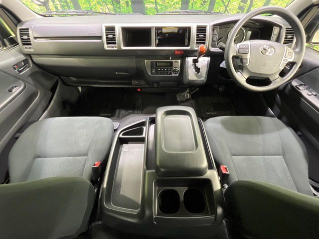 ハイエースバン