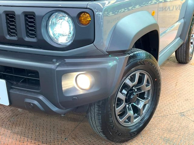 �yLED�w�b�h���C�g�z���V����ԑ��s�����ǍD�Ȏ��E���m�ۂ����S���ĉ^�]�ł��鍂�P�xLED�w�b�h���C�g�𑕔�!�_�����x�������A����d�͂��}�����Ă��܂��B