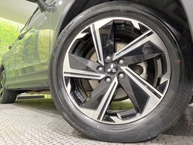 �y����18�C���`�A���~�z�C�[���z�O�ςɃ}�b�`���������A���~�z�C�[���𑕒����Ă���܂��B�e��ЊO�A���~�z�C�[����A�X�^�b�h���X�^�C�����戵�����Ă���܂��B���񂲑��k����������