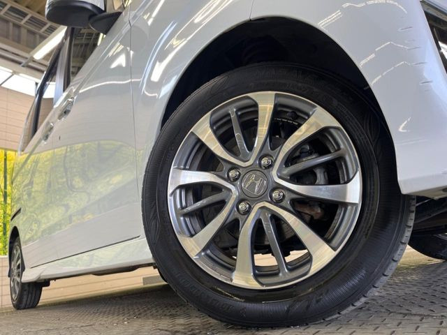 �y����14�C���`�A���~�z�C�[���z�O�ςɃ}�b�`���������A���~�z�C�[���𑕒����Ă���܂��B�e��ЊO�A���~�z�C�[����A�X�^�b�h���X�^�C�����戵�����Ă���܂��B���񂲑��k����������