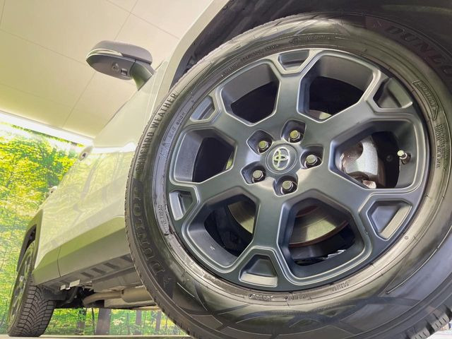 �y����18�C���`�A���~�z�C�[���z�O�ςɃ}�b�`���������A���~�z�C�[���𑕒����Ă���܂��B�e��ЊO�A���~�z�C�[����A�X�^�b�h���X�^�C�����戵�����Ă���܂��B���񂲑��k����������