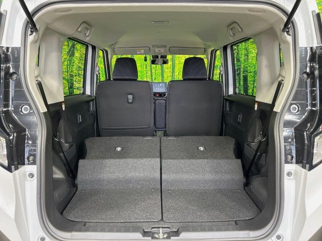 ���i�̂���������ʋ΁A���}���ɏ\���ȉ׎��X�y�[�X���m�ۂ��Ă���܂��B�Z�J���h�V�[�g��|���ƁA�傫�ȉו��̐ύڂ��\�ł���