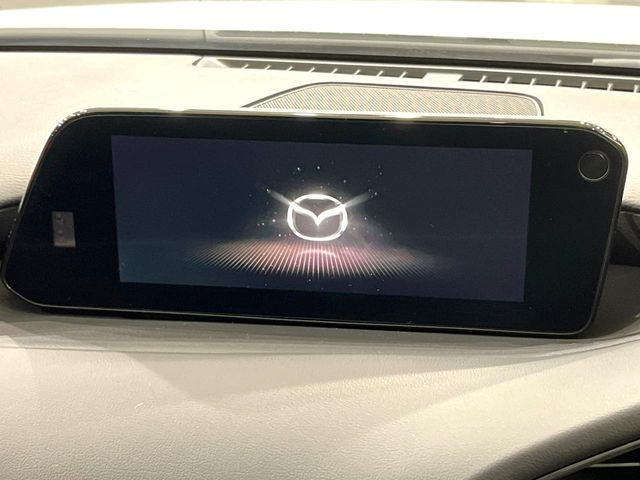 �y8.8�C���`�}�c�_�R�l�N�g�z�ԓ��̕��͋C�Ƀ}�b�`������^�̃f�B�X�v���C�B�X�}�z�ڑ��ł̃i�r�g�p��Bluetooth�Đ����A�l�X�ȋ@�\���y���߂܂��B�����I�ȃ_�C�������삪�\�ŁA�g��������ǍD�ł��B