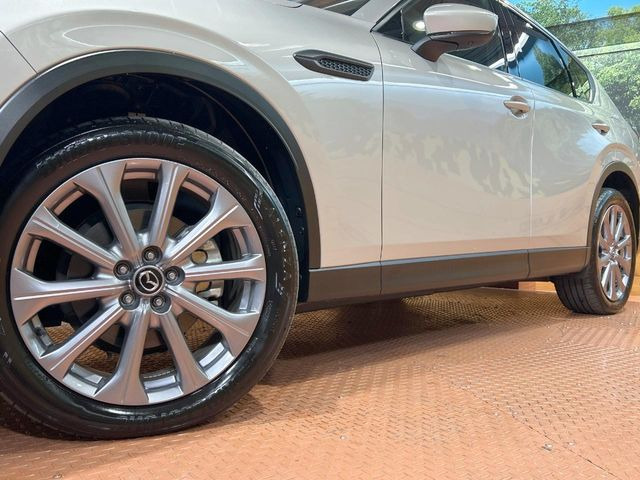 【純正20インチアルミホイール】外観にマッチした純正アルミホイールを装着しております。各種社外アルミホイールや、スタッドレスタイヤも取扱いしております。是非ご相談ください♪