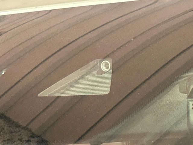 �yi-ACTIVESENSE�z���s���ɑO���̎ԗ�����F�����A�Փ˂������Ȏ��͌x��ƃu���[�L�ŏՓˉ���Ɣ�Q�y�����A�V�X�g�B�����S�Ƀh���C�u�����y���݂��������܂��B