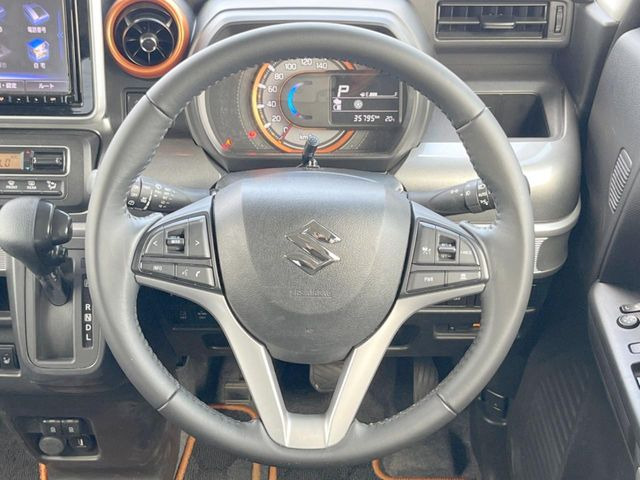 �y�����v�����X�e�A�����O�z�㎿�Ȋv���g�p���邱�ƂŁA��ɂ����������݂ƂĂ��^�]���₷���n���h���ł���