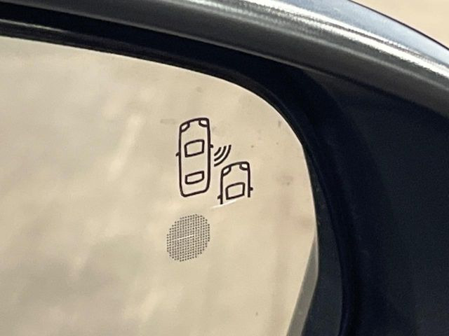 ���u���C���h�A�V�X�g�Z���T�[:���p����̎Ԃ����m���A�h���C�o�[���Ԑ��ύX���s���ۂɁA�x�����Ƌ��ɒ��ӂ𑣂��Ă������S�x���@�\�ł�!