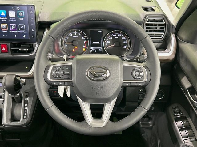 �y�����v�����X�e�A�����O�z�㎿�Ȋv���g�p���邱�ƂŁA��ɂ����������݂ƂĂ��^�]���₷���n���h���ł���