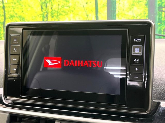 �y���[�J�[����8�^�i�r�z�C���e���A�ɗn�����ރX�^�C���b�V���ȁu��p�݌v�v���[�J�[�i�r�𑕔��􎋔F���⑀�쐫�ȂǊ�{���\�ɂ��D��A���㎿�ȃJ�[���C�t�����y���݂��������܂��B