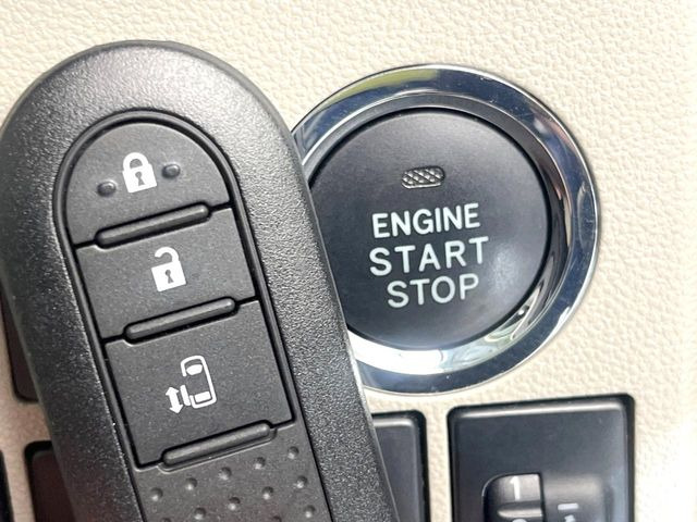 �y�L�[�t���[�V�X�e���z�J�o����|�P�b�g�ɓ��ꂽ�܂܂ł��h�A�̎{���E�������\�ȃX�}�[�g�L�[�𑕔��B�G���W���̃I���E�I�t�����J�M�����o���K�v����������Ƃ��Ă��֗��ł���