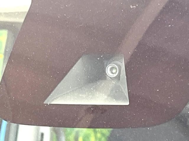 �y�C���e���W�F���g�G�}�[�W�F���V�[�u���[�L�z�t�����g�J�����őO���̎ԗ�����s�҂����m�B�Փ˂������Ȏ��͏Փ˔�Q�y���u���[�L���쓮�A�Փˉ�����T�|�[�g�B�����S�Ƀh���C�u�����y���݂��������܂��B