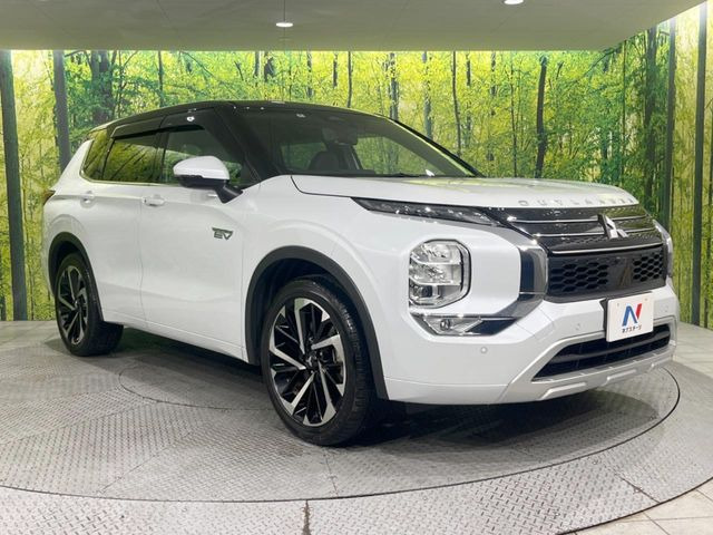 高透明度のガラス皮膜で撥水はもちろん、上質なツヤ・光沢を実現。紫外線や酸性雨から大切な愛車を保護し、色あせ・劣化を防止。「弾スプラッシュコート」、「弾プリミッサコート」からお選びいただけます。