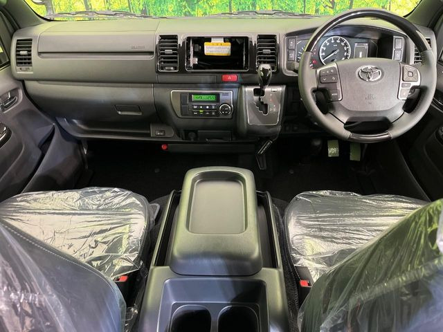 ハイエースバン