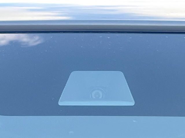 �y�z���_�Z���V���O�z���s���ɑO���̎ԗ�����F�����A�Փ˂������Ȏ��͌x��ƃu���[�L�ŏՓˉ���Ɣ�Q�y�����A�V�X�g�B�����S�Ƀh���C�u�����y���݂��������܂��B