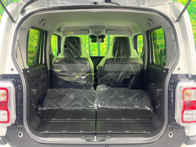 ���i�̂���������ʋ΁A���}���ɏ\���ȉ׎��X�y�[�X���m�ۂ��Ă���܂��B�Z�J���h�V�[�g��|���ƁA�傫�ȉו��̐ύڂ��\�ł���