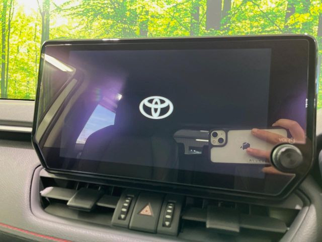 �y10.5�C���` �f�B�X�v���C�I�[�f�B�I�z���ʂ̃f�B�X�v���C��AppleCarPlay��AndroidAuto�����p�\�B�傫�ȉ�ʂŃX�}�z�i�r�A�v���������p���������܂���