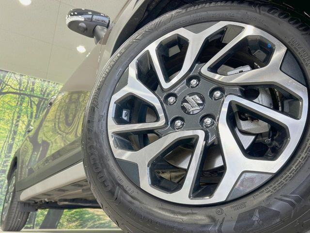 �y����16�C���`�A���~�z�C�[���z�O�ςɃ}�b�`���������A���~�z�C�[���𑕒����Ă���܂��B�e��ЊO�A���~�z�C�[����A�X�^�b�h���X�^�C�����戵�����Ă���܂��B���񂲑��k����������