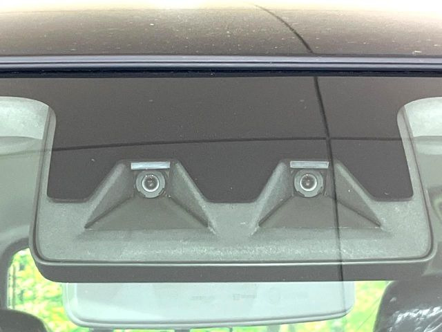 �y�X�}�[�g�A�V�X�g�z���s���ɑO���̎ԗ�����F�����A�Փ˂������Ȏ��͌x��ƃu���[�L�ŏՓˉ���Ɣ�Q�y�����A�V�X�g�B�����S�Ƀh���C�u�����y���݂��������܂��B