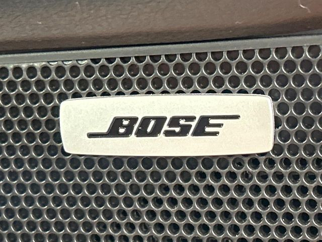 �yBOSE�T�E���h�V�X�e���z���[�J�[�I�v�V�����̍��i�ʃT�E���h�V�X�e���𓋍ځB��p�̃`���[�j���O���{���ꂽ�召�l�X�ȃX�s�[�J�[����ǎ��ȃT�E���h���t�ł��A�Տꊴ���ӂ�鉹����Ԃ����o���܂��B