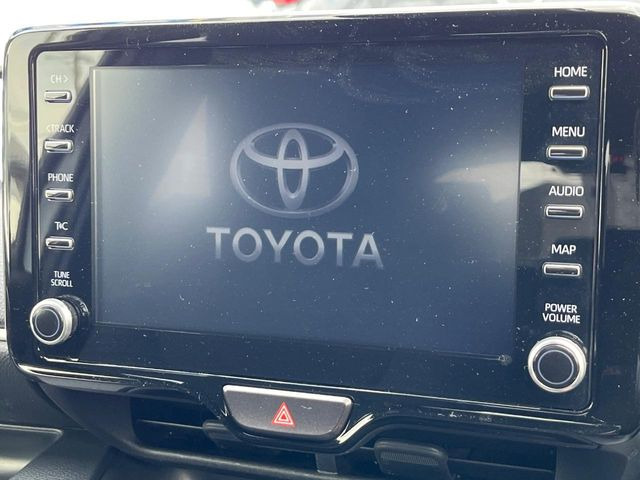 �y�i�r�@�\�t8�C���`�f�B�X�v���C�I�[�f�B�I�z���ʂ̃f�B�X�v���C��AppleCarPlay��AndroidAuto�����p�\�B�傫�ȉ�ʂŃX�}�z�i�r�A�v���������p���������܂���