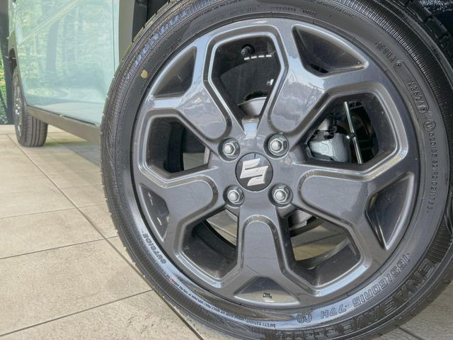 �y����15�C���`�A���~�z�C�[���z�O�ςɃ}�b�`���������A���~�z�C�[���𑕒����Ă���܂��B�e��ЊO�A���~�z�C�[����A�X�^�b�h���X�^�C�����戵�����Ă���܂��B���񂲑��k����������