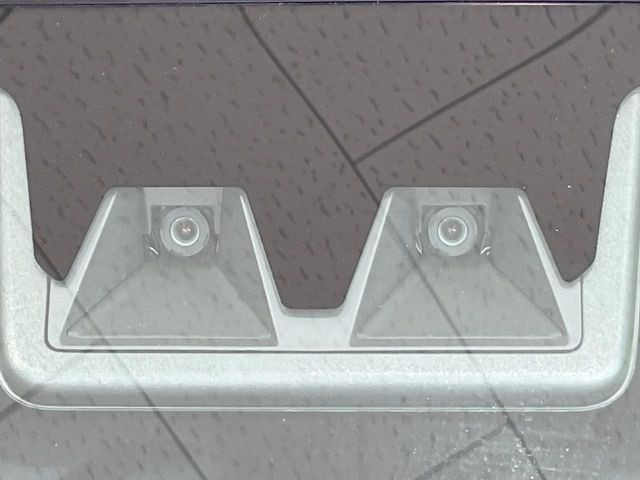 �y�X�}�[�g�A�V�X�g�z���s���ɑO���̎ԗ�����F�����A�Փ˂������Ȏ��͌x��ƃu���[�L�ŏՓˉ���Ɣ�Q�y�����A�V�X�g�B�����S�Ƀh���C�u�����y���݂��������܂��B