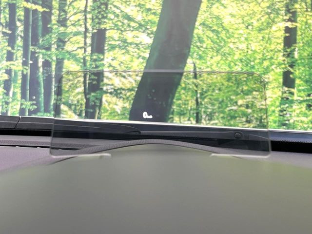 �y�w�b�h�A�b�v�f�B�X�v���C�z���݂̑��x�⑖�s�����f�W�^���\���ŉ^�]�ȑO���̃K���X�ɓ��e!�^�]���A�ڐ������炳���K�v�ȏ����m�F�ł���̂łƂ��Ă��֗��ň��S!