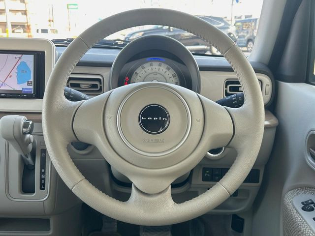 �y�����v�����X�e�A�����O�z�㎿�Ȋv���g�p���邱�ƂŁA��ɂ����������݂ƂĂ��^�]���₷���n���h���ł���