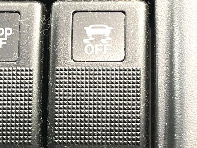 �y�A�C�h�����O�X�g�b�v�z�ԐM����a�؂Œ�Ԃ����ۂɃG���W�����~���A���ʂȔR���̏����}���܂��B�R��������ی�ɂȂ���@�\��G���W���̓u���[�L�𗣂��΍Ďn�����܂��B