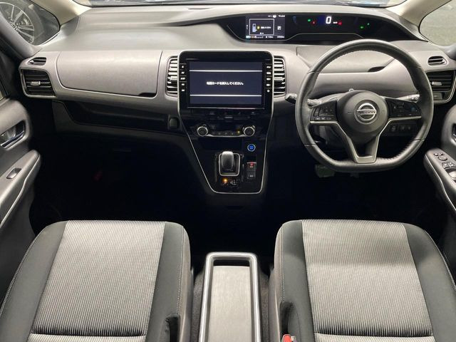 セレナ1.2 e-POWER ハイウェイスターV