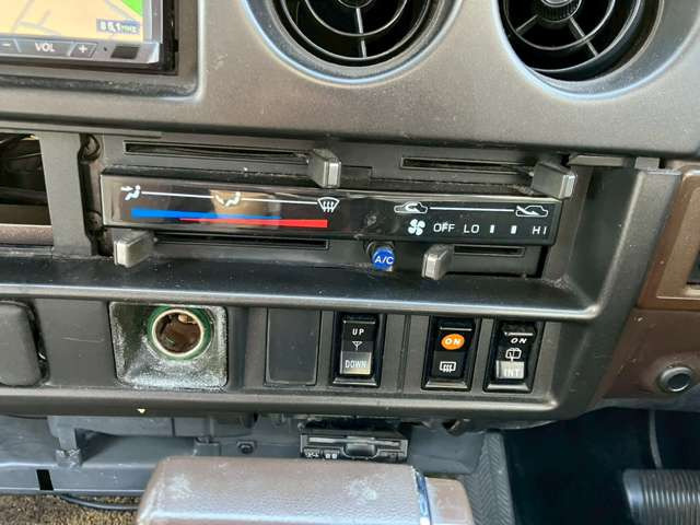 �C�ɂȂ邨�Ԃ�����܂�����E�̓d�b�ԍ����璼�ڂ��X�ɂ��₢���킹���������B�x�����@����ԗ����A��Ԃ܂łȂ�ł������������Ē����܂��B�X�^�b�t�ꓯ���A�����҂����Ă���܂��B