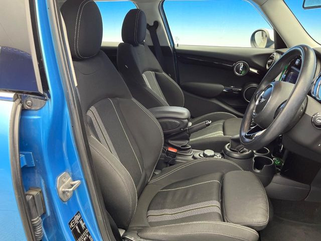 ���V�[�g�̎g�p��:�j��E�ւ�������Ȃ��A�����̒ʂ肫�ꂢ�ȏ�Ԃ��ێ����Ă���܂��B�܂��A�����N���[�j���O�E�R�[�e�B���O�����p�����������܂��B