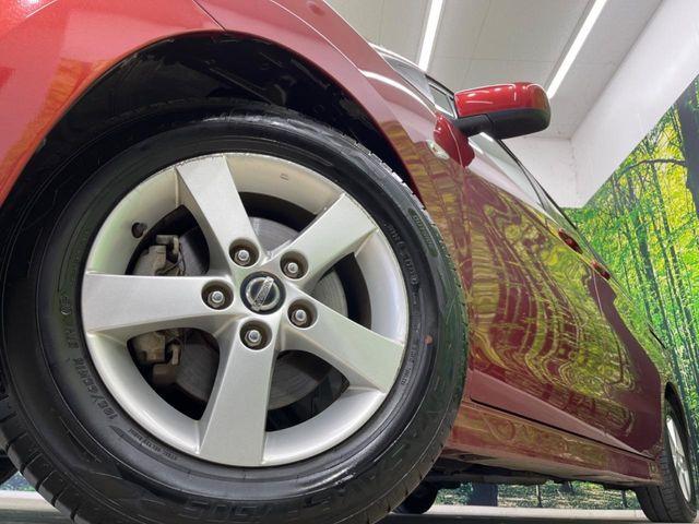 �y����15�C���`�A���~�z�C�[���z�O�ςɃ}�b�`���������A���~�z�C�[���𑕒����Ă���܂��B�e��ЊO�A���~�z�C�[����A�X�^�b�h���X�^�C�����戵�����Ă���܂��B���񂲑��k����������