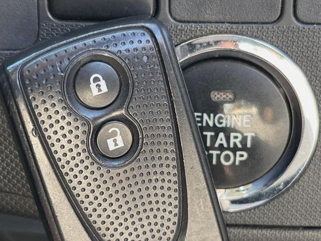 �y�L�[�t���[�V�X�e���z�J�o����|�P�b�g�ɓ��ꂽ�܂܂ł��h�A�̎{���E�������\�ȃX�}�[�g�L�[�𑕔��B�G���W���̃I���E�I�t�����J�M�����o���K�v����������Ƃ��Ă��֗��ł���