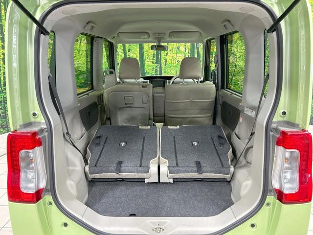 後席を格納すると、これだけの広さが!シーンに合わせたシートアレンジで、大きな荷物も積むことが出来ます♪