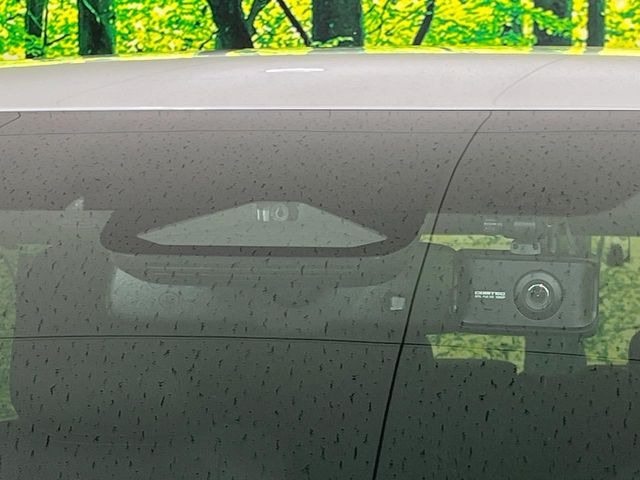 �y�g���^�Z�[�t�e�B�Z���X�z���s���ɑO���̎ԗ�����F�����A�Փ˂������Ȏ��͌x��ƃu���[�L�ŏՓˉ���Ɣ�Q�y�����A�V�X�g�B�����S�Ƀh���C�u�����y���݂��������܂��B