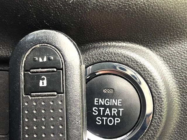 �y�L�[�t���[�V�X�e���z�J�o����|�P�b�g�ɓ��ꂽ�܂܂ł��h�A�̎{���E�������\�ȃX�}�[�g�L�[�𑕔��B�G���W���̃I���E�I�t�����J�M�����o���K�v����������Ƃ��Ă��֗��ł���