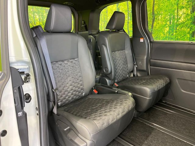 ���i���ȃI���W�i���t���A�}�b�g���I�v�V�����ɂĂ��p�ӂ��Ă���܂��B���D���ȃf�U�C����J���[�����Ԃɍ��킹�đI��ł����������Ƃ��ł��܂���