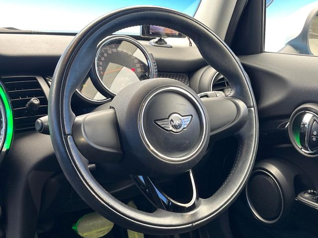 ���n���h�����̃X�������Ȃ��A���ꂢ�ȏ�Ԃ��ێ����Ă���܂��B�e�X�C�b�`���̓�����m�F�ς݂ł��B