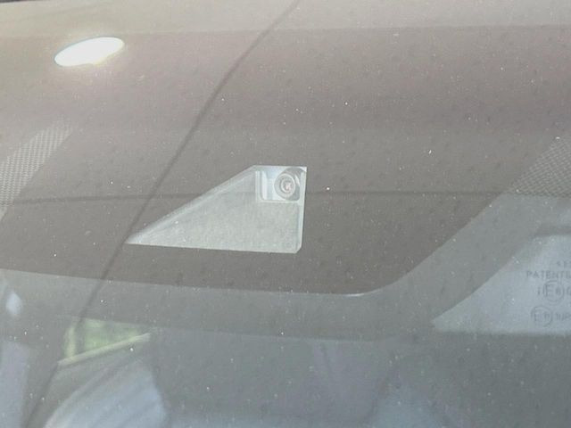 �y�g���^�Z�[�t�e�B�Z���X�z���s���ɑO���̎ԗ�����F�����A�Փ˂������Ȏ��͌x��ƃu���[�L�ŏՓˉ���Ɣ�Q�y�����A�V�X�g�B�����S�Ƀh���C�u�����y���݂��������܂��B