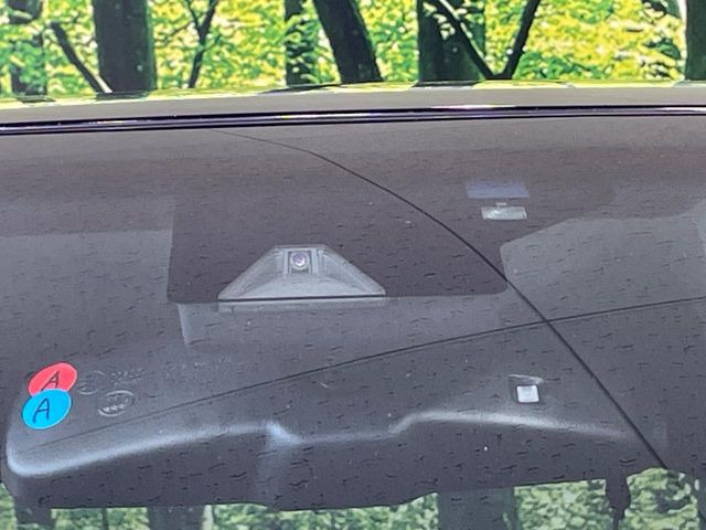 �y�v���N���b�V���Z�[�t�e�B�z�O���̎ԗ��������m���A�Փ˂������Ȏ��͌x��Œ��ӂ𑣂��A�u���[�L�𓥂ޗ͂��T�|�[�g�B�u���[�L�𓥂߂Ȃ������ꍇ�͏Փ˔�Q�y���u���[�L���쓮�A�Փˉ�����T�|�[�g���܂��B