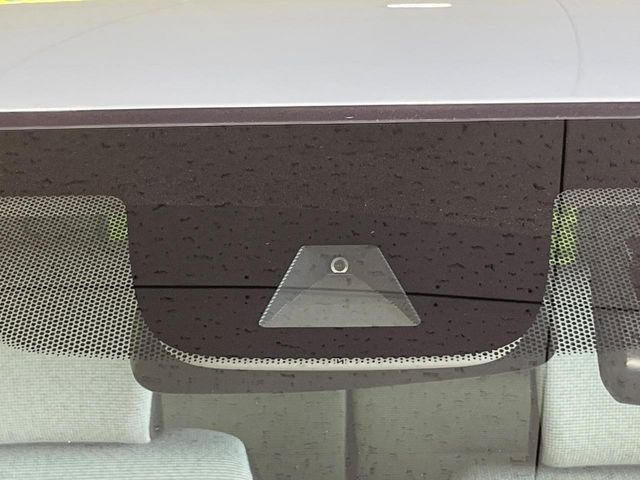 �y�z���_�Z���V���O�z���s���ɑO���̎ԗ�����F�����A�Փ˂������Ȏ��͌x��ƃu���[�L�ŏՓˉ���Ɣ�Q�y�����A�V�X�g�B�����S�Ƀh���C�u�����y���݂��������܂��B