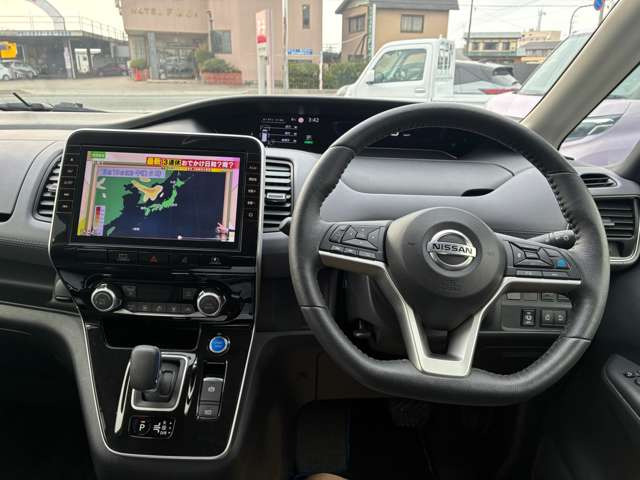 セレナ1.2 e-POWER ハイウェイスターV