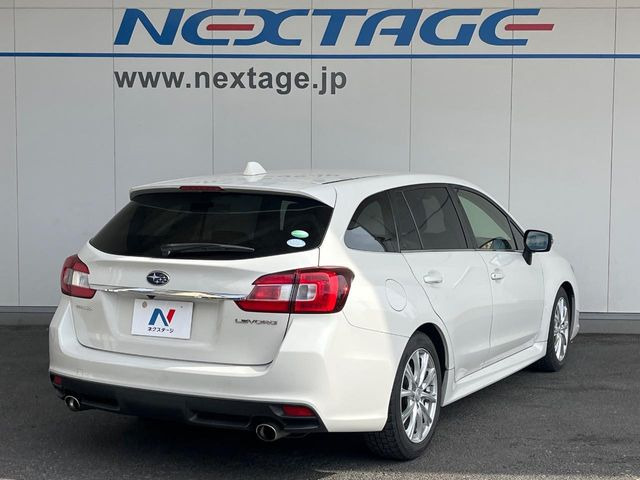 ��D�]�𒸂��Ă���܂��{�f�B�̒e�X�v���b�V���R�[�g���D�]��t���B�ʏ�̃K���X�R�[�g�ƈقȂ�A�ϋv�N��6�N�̖��@���K���X�R�[�e�B���O���A�{�f�B���L���C�ȏ�Ԃɕۂ��Ă���܂��B