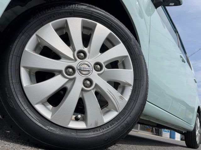 �y����14�C���`�A���~�z�C�[���z�O�ςɃ}�b�`���������A���~�z�C�[���𑕒����Ă���܂��B�e��ЊO�A���~�z�C�[����A�X�^�b�h���X�^�C�����戵�����Ă���܂��B���񂲑��k����������