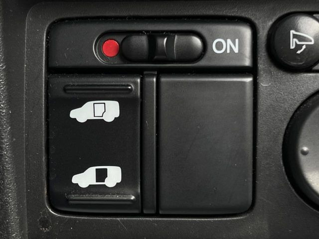 �y�p���[�X���C�h�h�A�z�X�}�[�g�L�[��^�]�Ȃ̃X�C�b�`�ŃX���C�h�h�A�̊J���\���d��������͂����ăh�A���J����K�v�������A���������q�l�ł��A�d���ו��������Ă��鎞�����N�ɊJ���߂ł��܂���