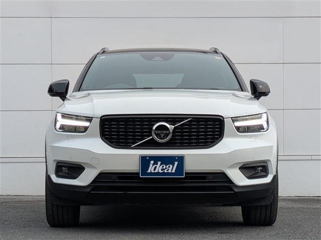 XC40B4 AWD Rデザイン 4WD